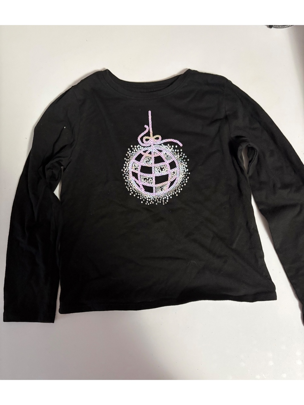 Black ornament shape long sleeve shirt